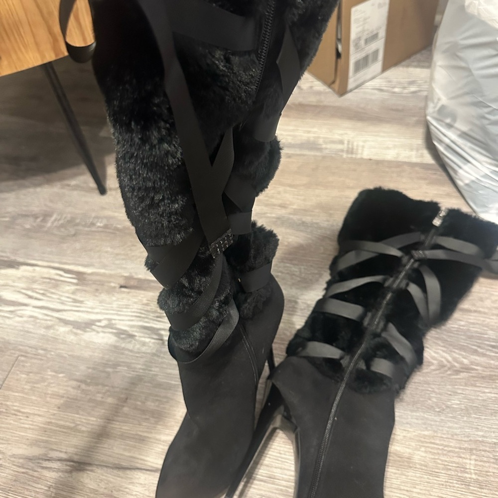 Elegant Black Women's High Heel Boots - Picture 3 of 6